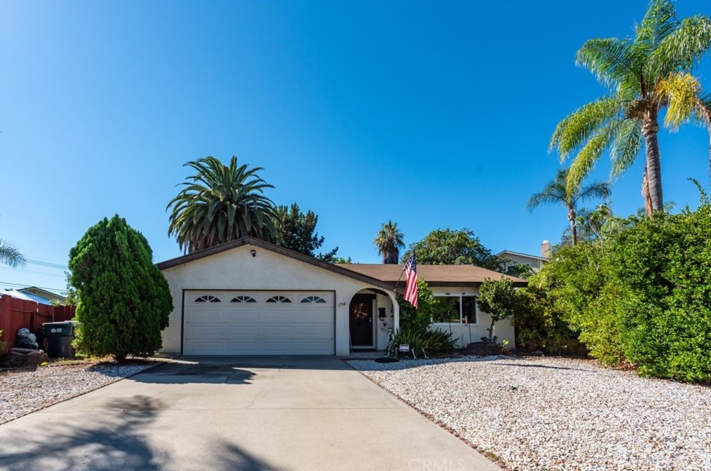 1704 Manchester Pl, Escondido, CA 92027-3721