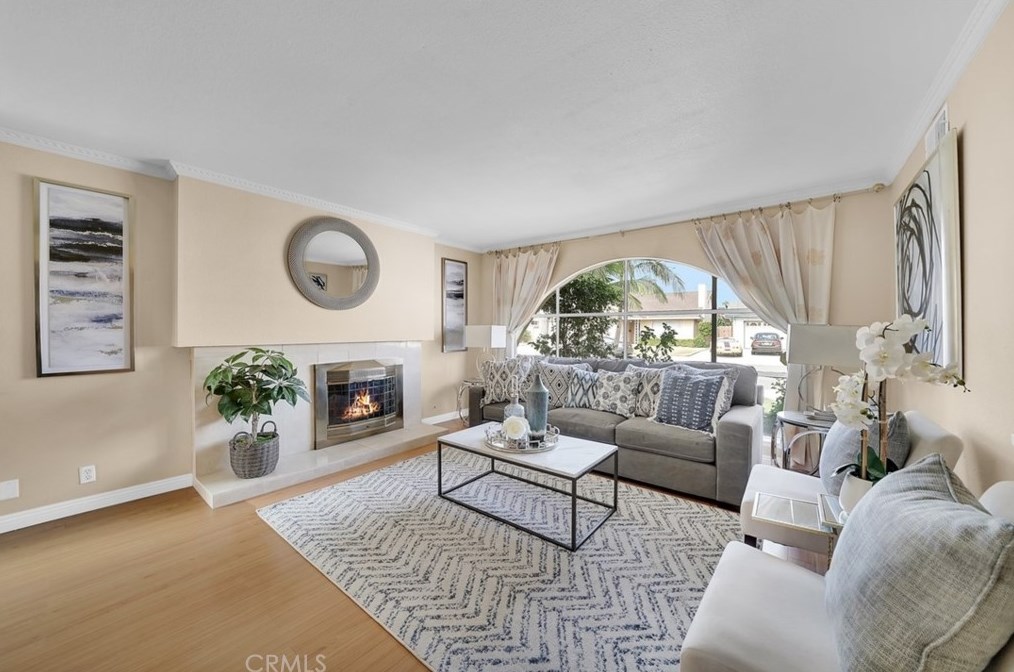 9342 Downing Cir, Westminster, CA 92683-6519