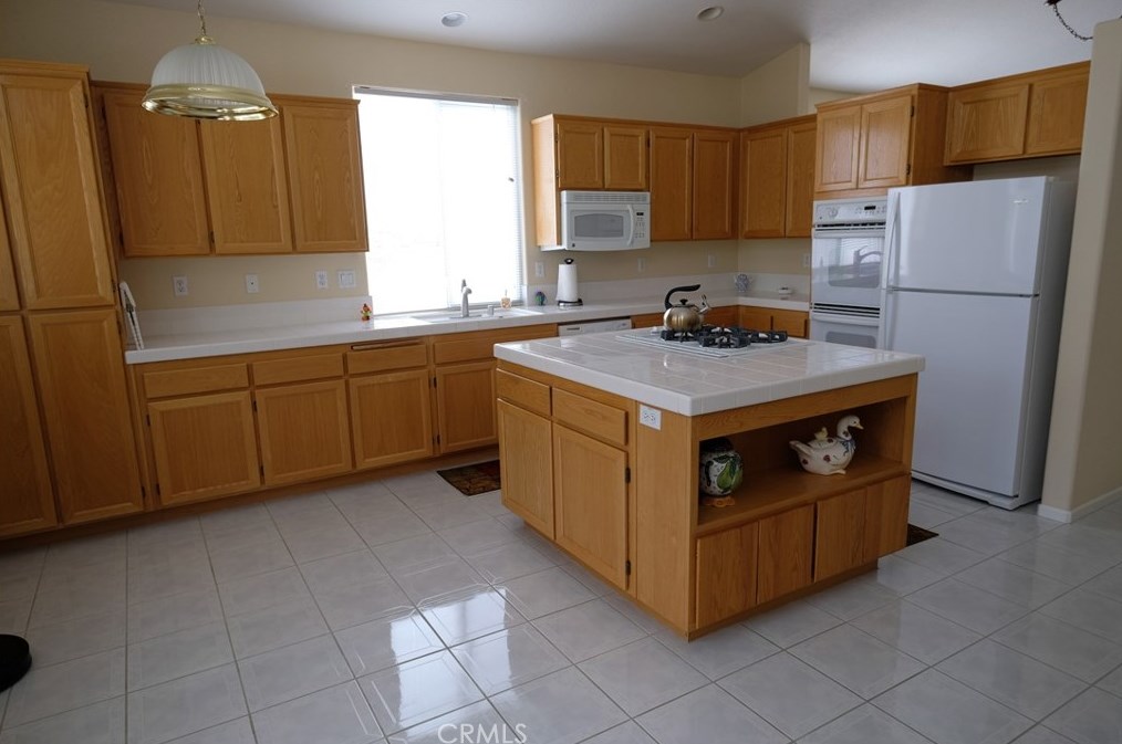 23794 Via Compadres, Murrieta CA 92562-5545 exterior