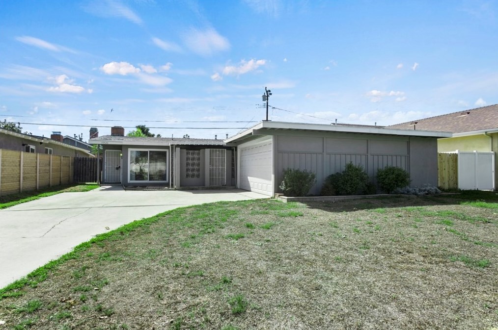 15520 Ashgrove Dr, La Mirada, CA 90638