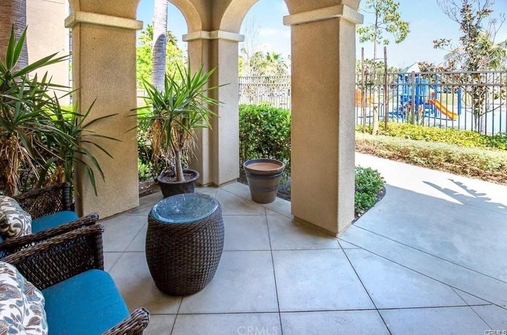 8407 Noelle Dr, Huntington Beach CA  92646-6927 exterior