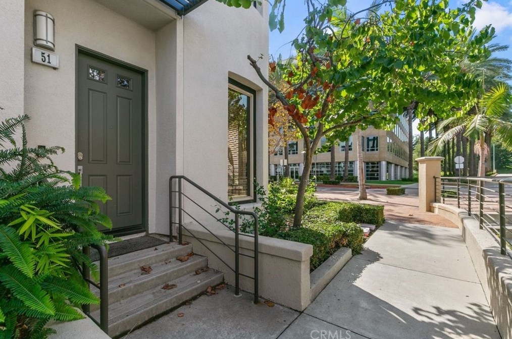 51 Vantis Dr, Laguna Beach, CA 92656-2600