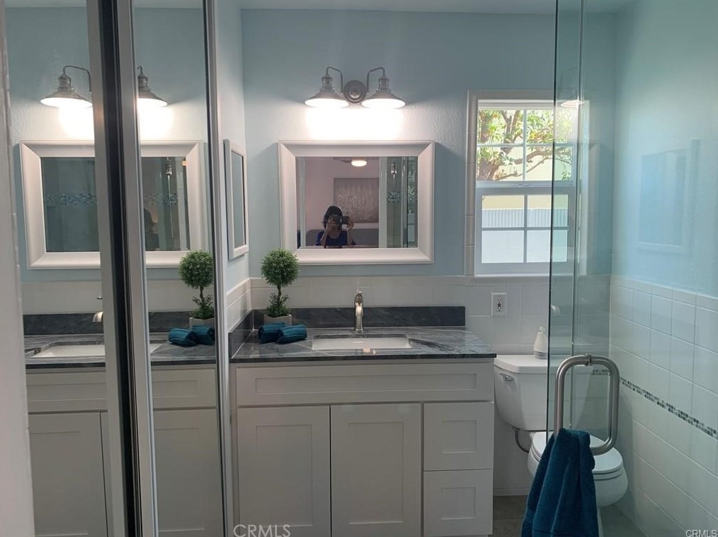 17102 Kampen Ln, Huntington Beach CA  92647-6016 exterior