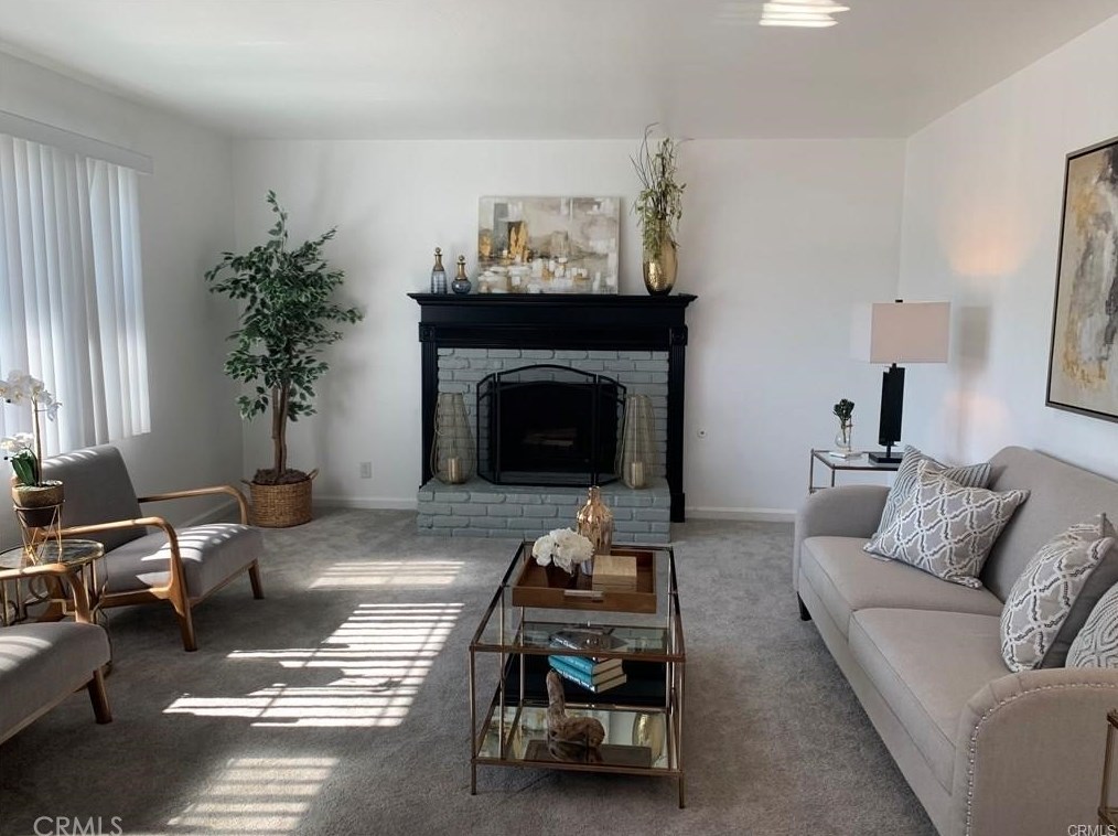 17102 Kampen Ln, Huntington Beach, CA 92647