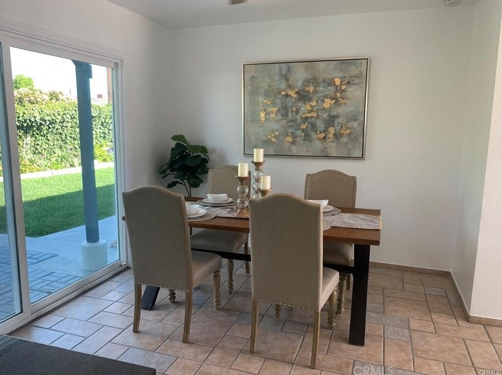 17102 Kampen Ln, Huntington Beach CA  92647-6016 exterior