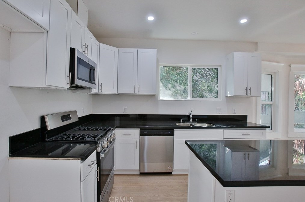 622 35th St, Los Angeles CA  90011-2429 exterior