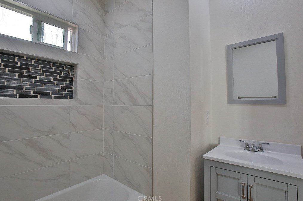 622 35th St, Los Angeles CA  90011-2429 exterior