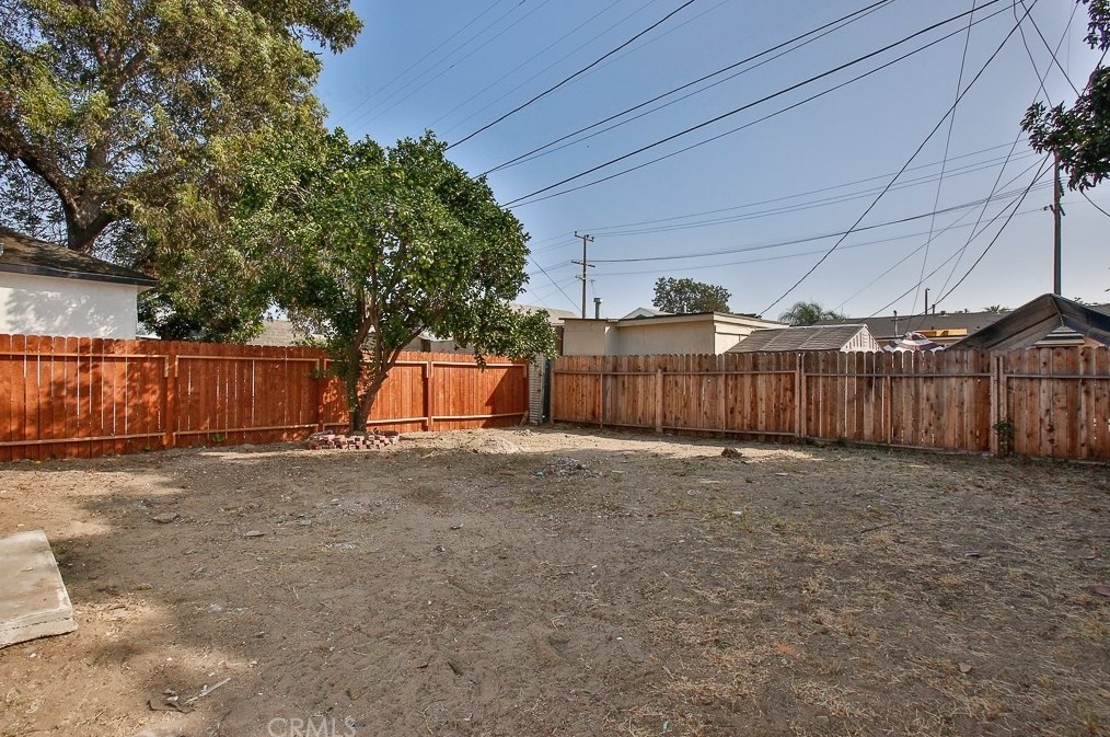 622 35th St, Los Angeles CA  90011-2429 exterior