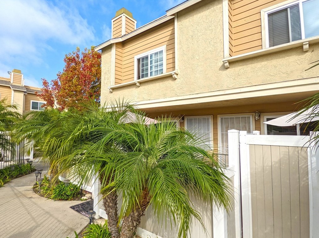 290 Victoria St #a8, Costa Mesa, CA 92627