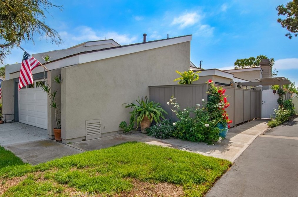 7216 Deep Harbor Dr, Huntington Beach, CA 92648-3056