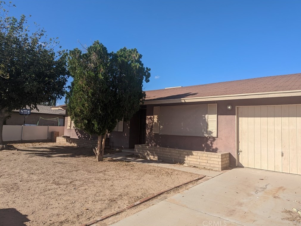 357 Carlton Ave, Blythe, CA 92225-1411