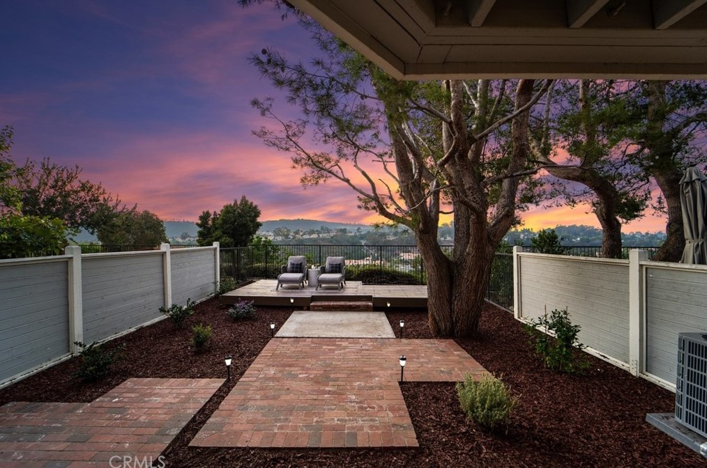 13 Rollins Pl, Laguna Beach, CA 92677-4122