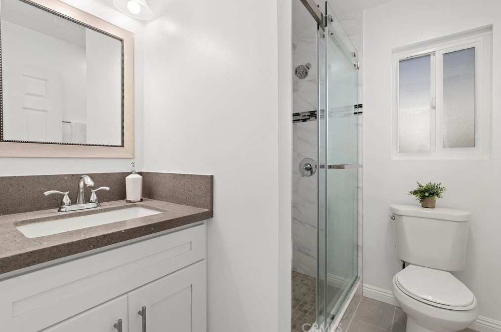 18229 Friar St, Los Angeles CA  91335-7034 exterior