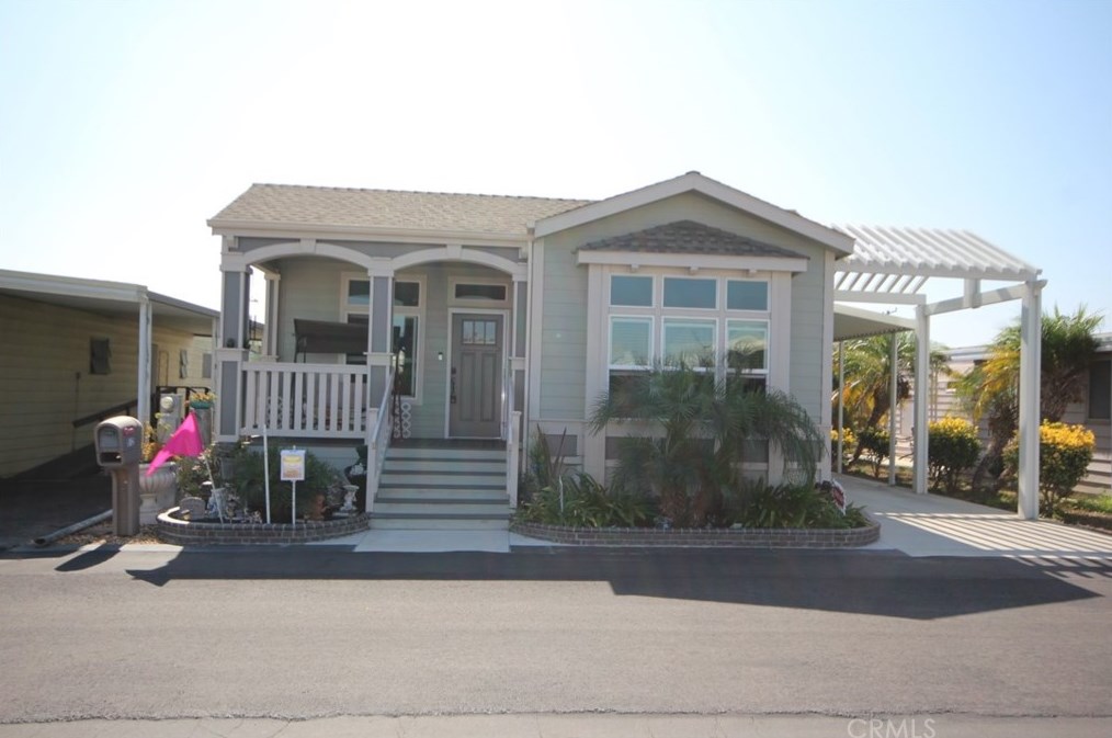 512 Hawk Ln, Santa Ana, CA 92708