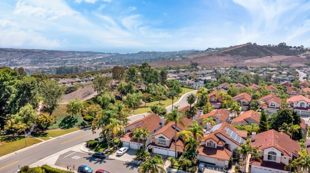 41 Vistamar Dr, Laguna Beach, CA 92677-5643