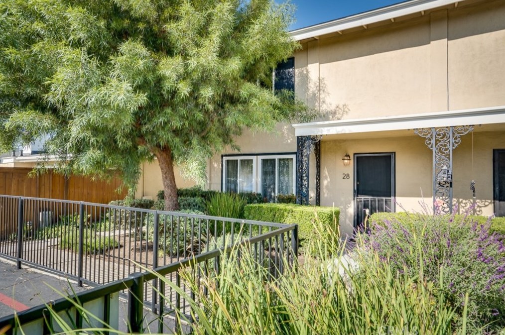 2400 Elden Ave #28, Costa Mesa, CA 92627