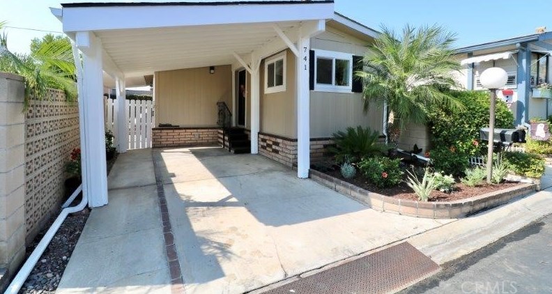 741 Terrace Lake Dr #290, Brea, CA 92821