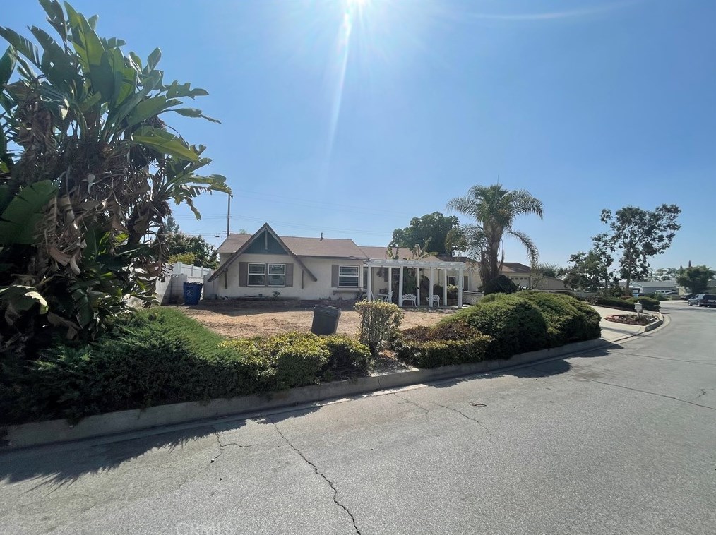 1120 Bradford Dr, Glendora, CA 91740-5302