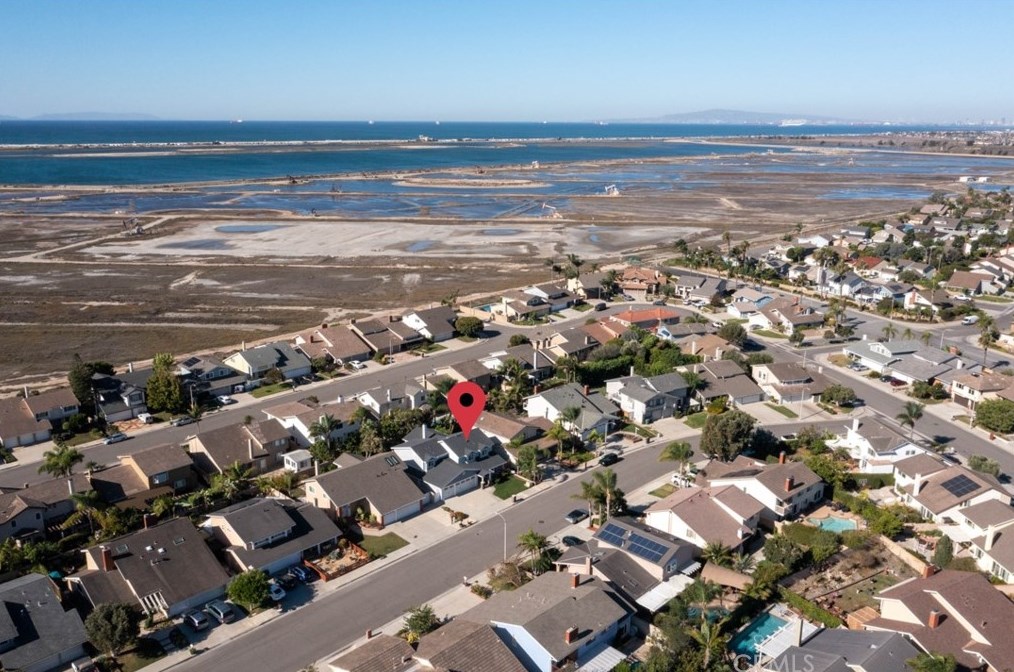 5812 Carbeck Dr, Huntington Beach, CA 92648