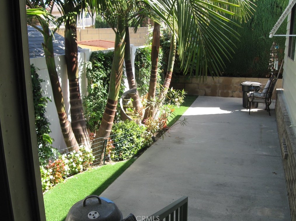 18601 Newland St, Huntington Beach, CA 92646