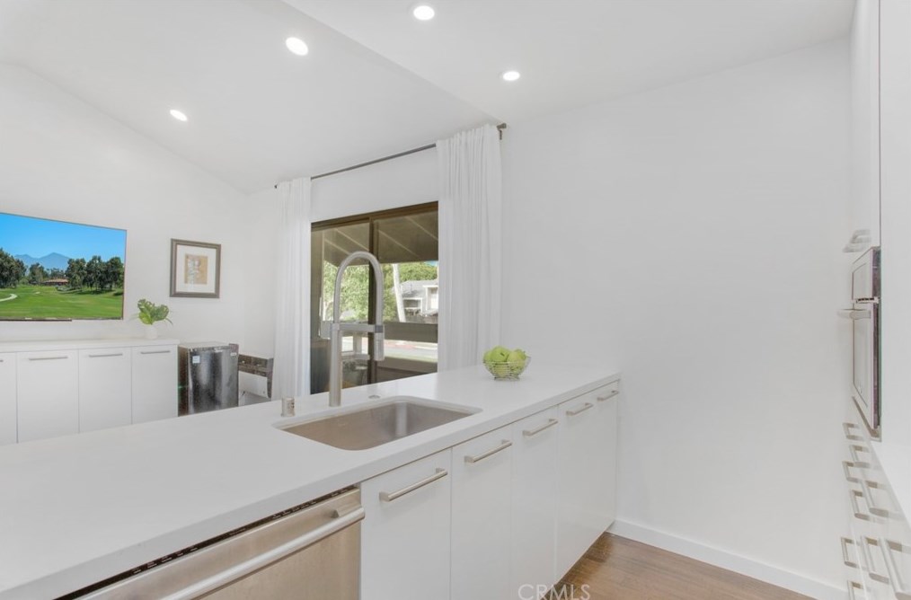274 Streamwood, Irvine, CA 92620