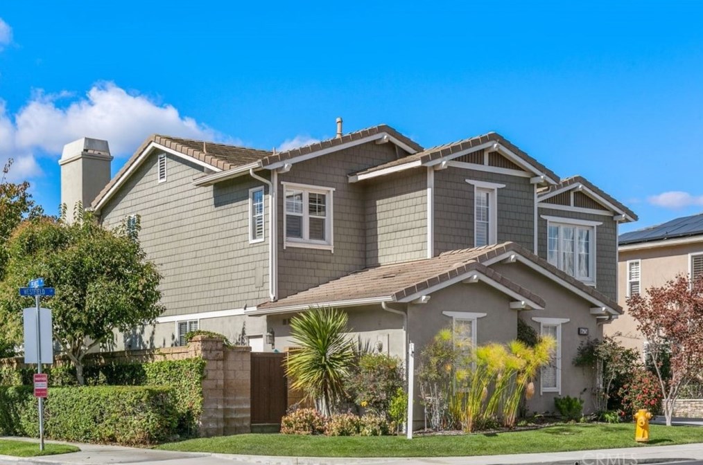 16751 Westfield Ln, Huntington Beach, CA 92649-3688