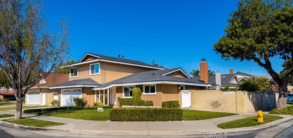 6111 Dagny Cir, Huntington Beach, CA 92647