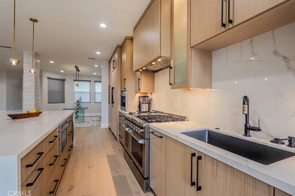 6225 Greenbrier Dr, Huntington Beach CA  92648-5545 exterior