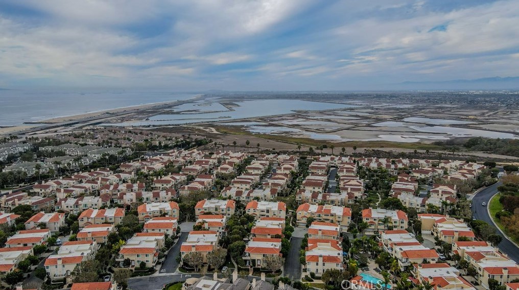 6225 Greenbrier Dr, Huntington Beach CA  92648-5545 exterior