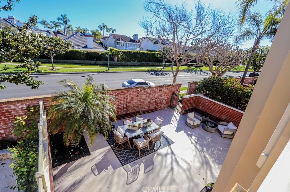 6225 Greenbrier Dr, Huntington Beach CA  92648-5545 exterior