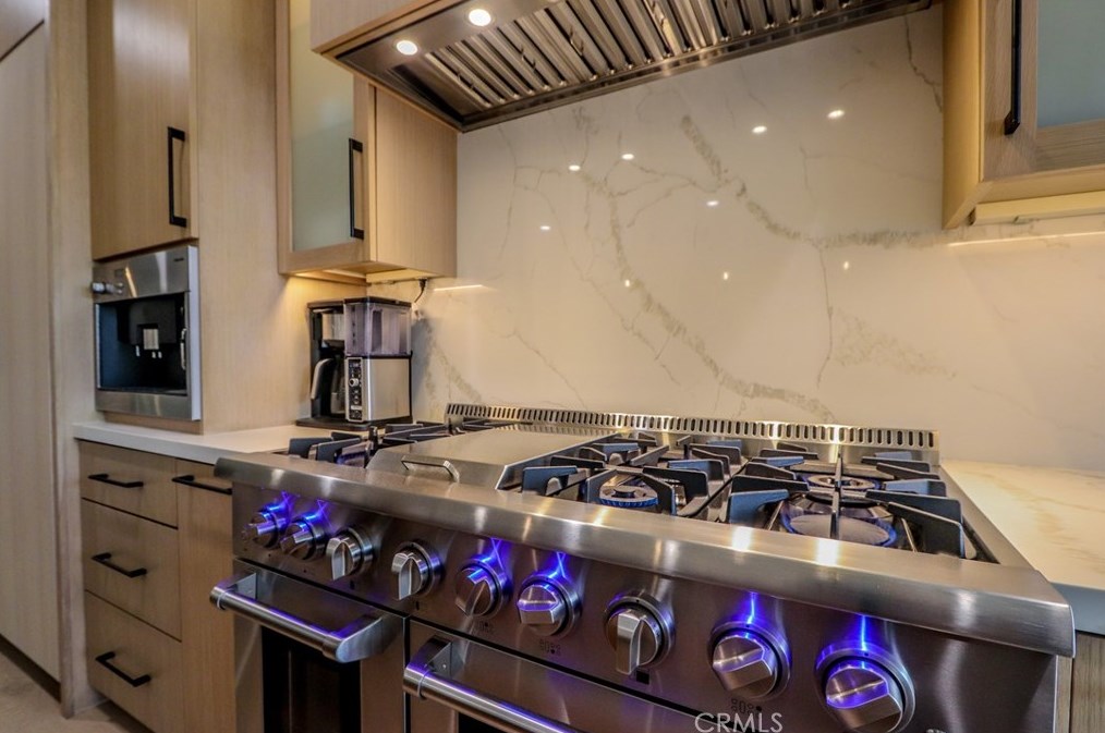 6225 Greenbrier Dr, Huntington Beach CA  92648-5545 exterior