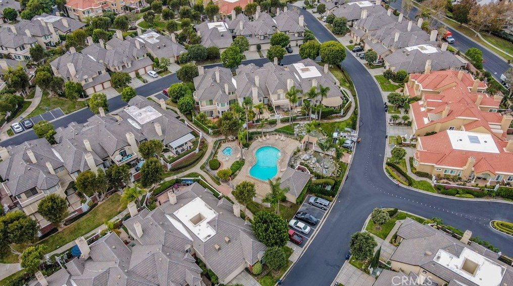 6225 Greenbrier Dr, Huntington Beach CA  92648-5545 exterior