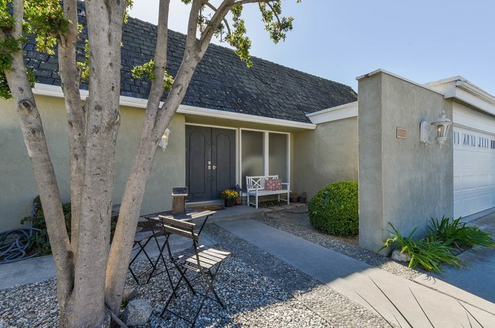 9390 Shrike Ave, Santa Ana, CA 92708