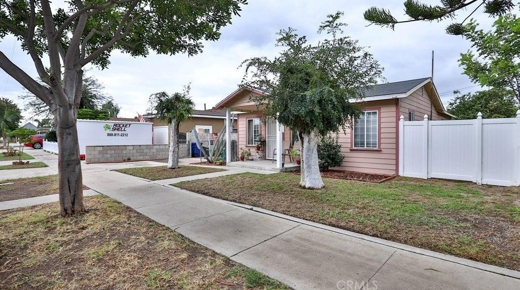 10761 Cedar St, Stanton, CA 90680