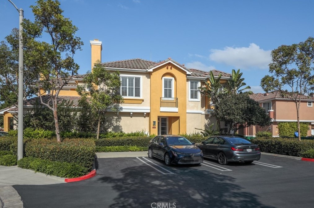 1301 Reggio Aisle, Irvine, CA 92606