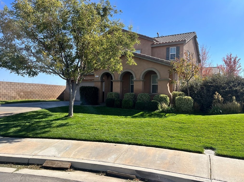 1012 Laura Ln, Tehachapi, CA 93561