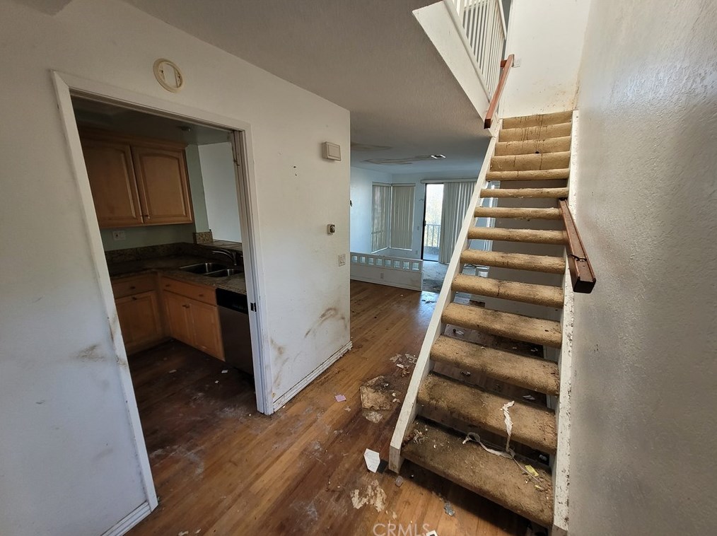 1095 Mesa Bluff Dr #7, Costa Mesa, CA 92627