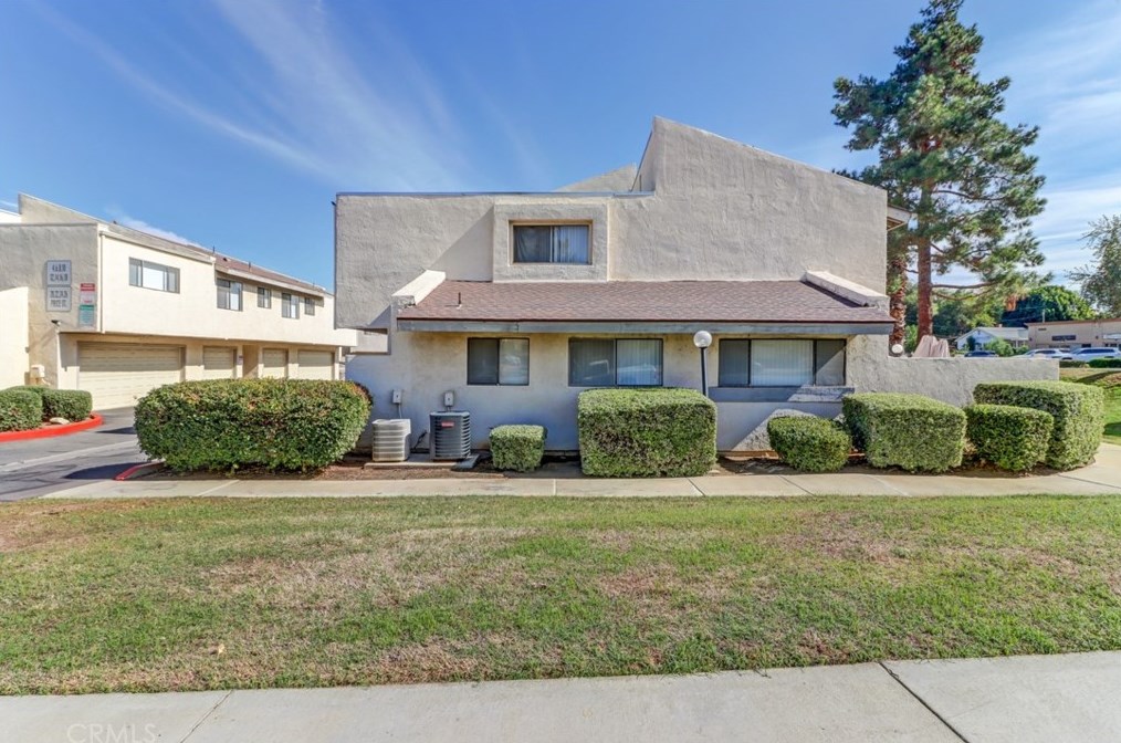 4 Price St, Redlands, CA 92373