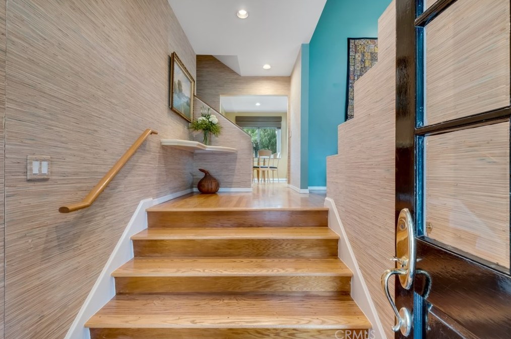 2713 Cardinal Dr, Costa Mesa, CA 92626
