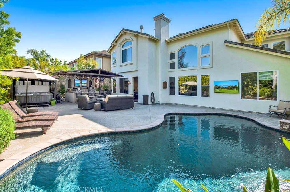 40 Ledgewood Dr, Trabuco Canyon, CA 92688