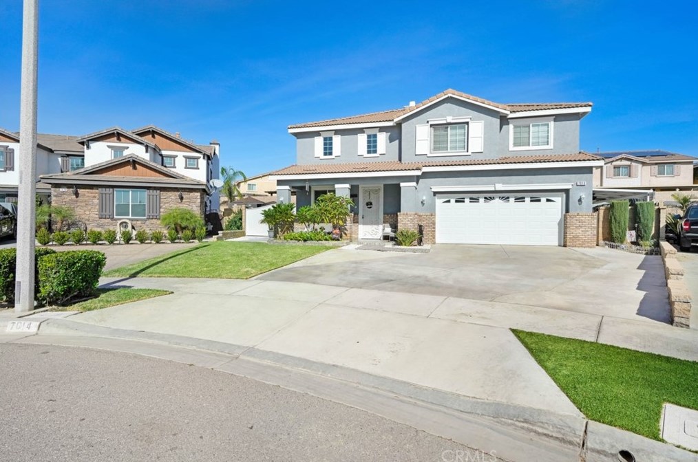 7014 Petaluma Dr, Fontana, CA 92336-1447