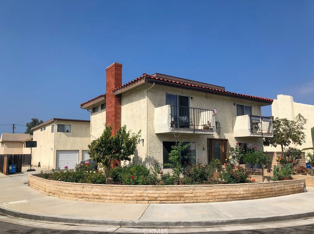 16851 Blanton Ln, Huntington Beach, CA 92649-3823