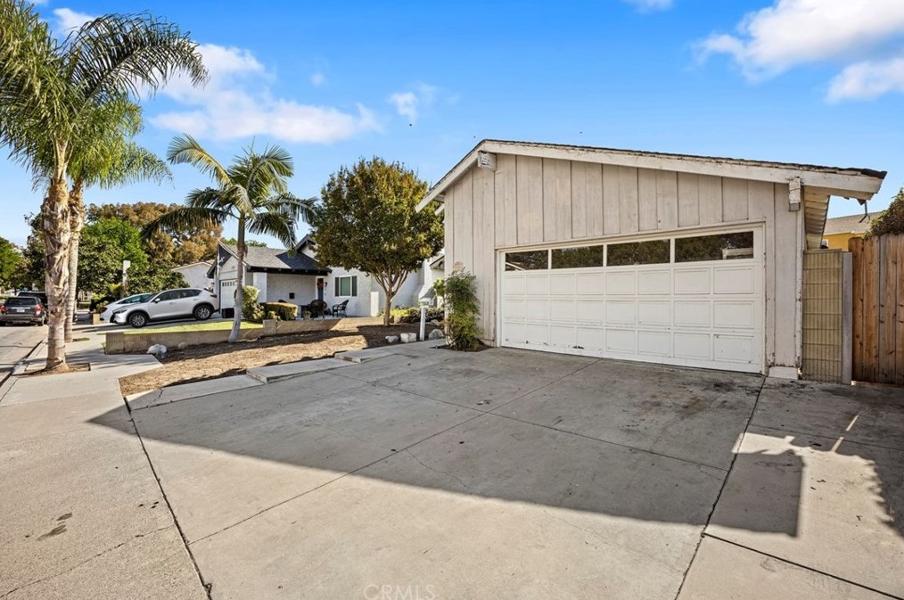 5802 Lakia Dr, Cypress, CA 90630