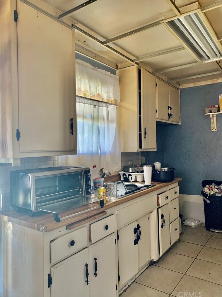 318 N Mountain View St, Santa Ana, CA 92703