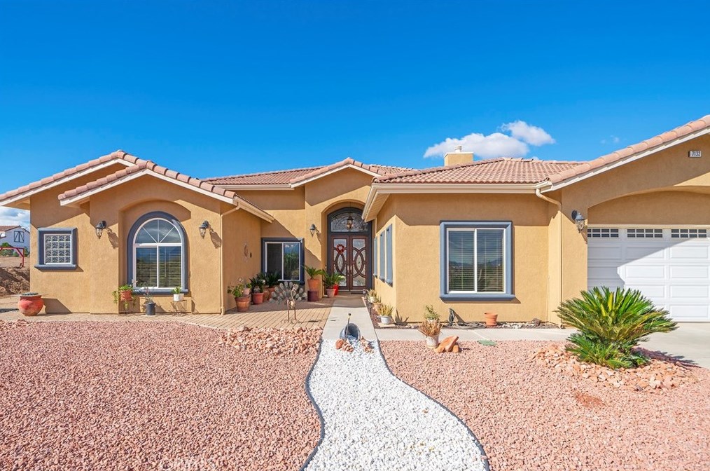 7132 Christina Rd, Hesperia, CA 92344-7874