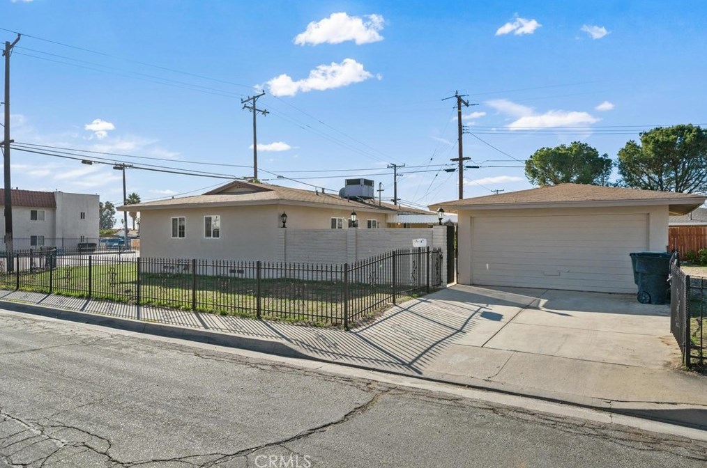 1498 E Lynwood Dr, San Bernardino, CA 92404