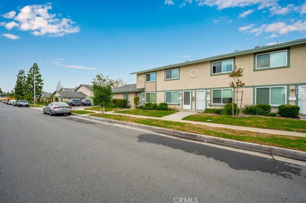 4716 Arena Cir, Huntington Beach CA  92649-3203 exterior