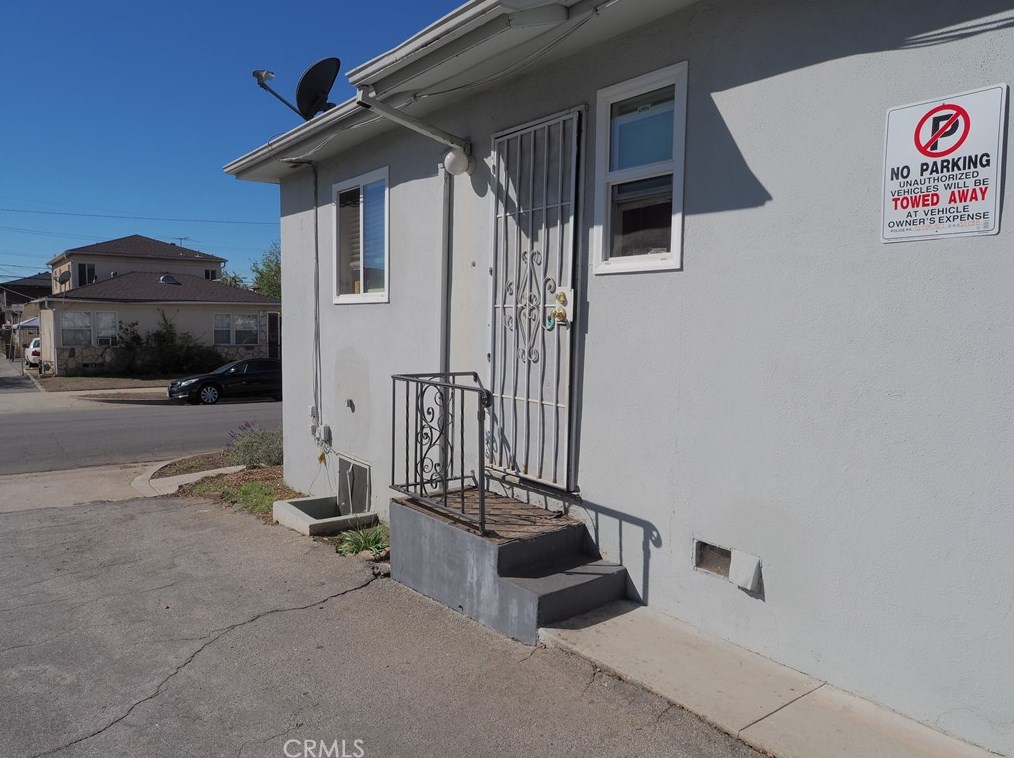 5407 Via Corona St, Los Angeles CA  90022-2201 exterior