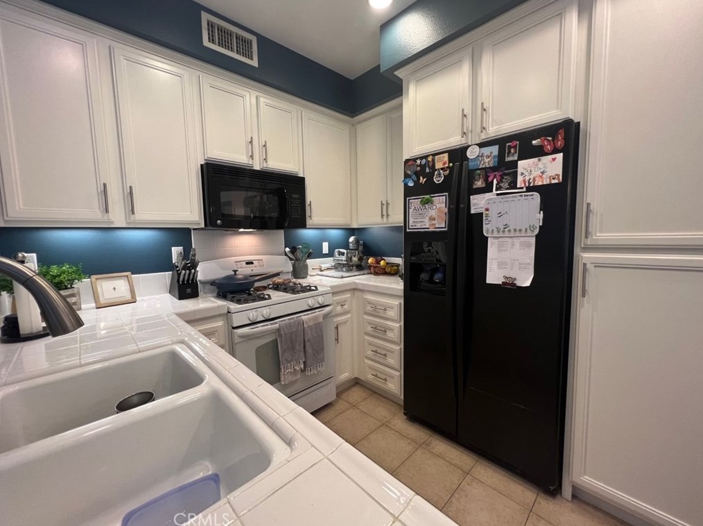 84 Playa Cir, Laguna Beach, CA 92656-1621