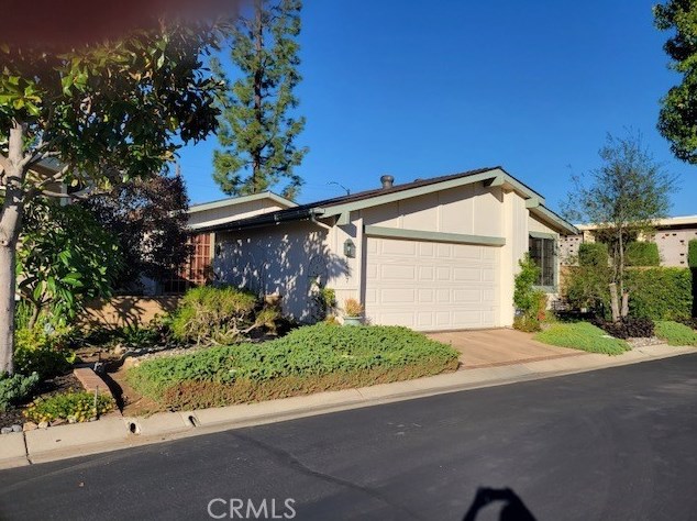 1637 Wood Lake #203, Santa Ana, CA 92705